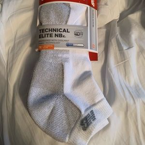 2 Pair of Men’s New Balance Large Socks